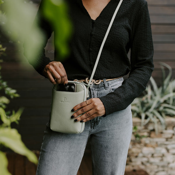 Balvaro Elite Leather Phone Pouch