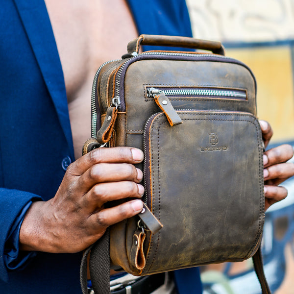 Balvaro Leather Messenger Bag